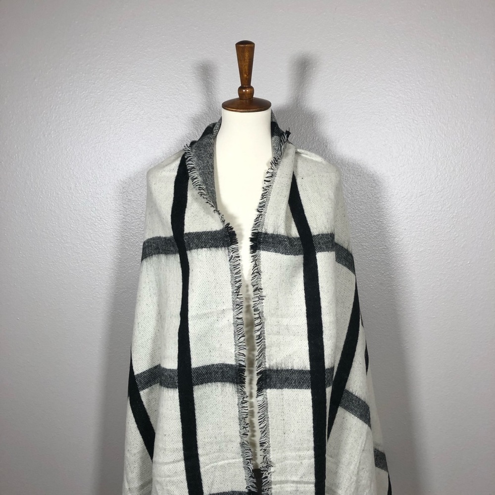 Gorgeous, heavy-weight scarf.  So cozy!!! - Picture 7 of 7